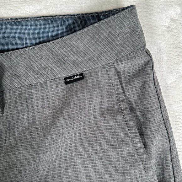 Travis Mathew Mens Chino Shorts Flat Front Casual Golf Striped Gray Size 34 - Picture 3 of 12